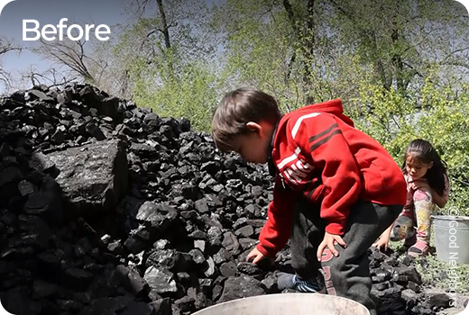 석탄을 깨 나르는 고려인 아동 사진