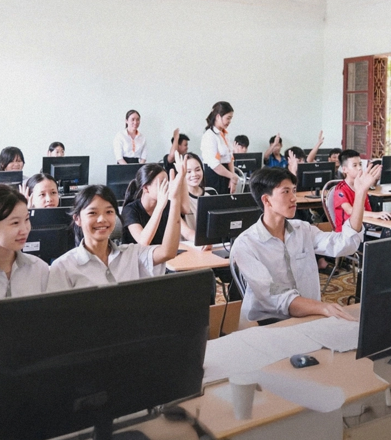 아동들이 공부를 하고 있는 이미지